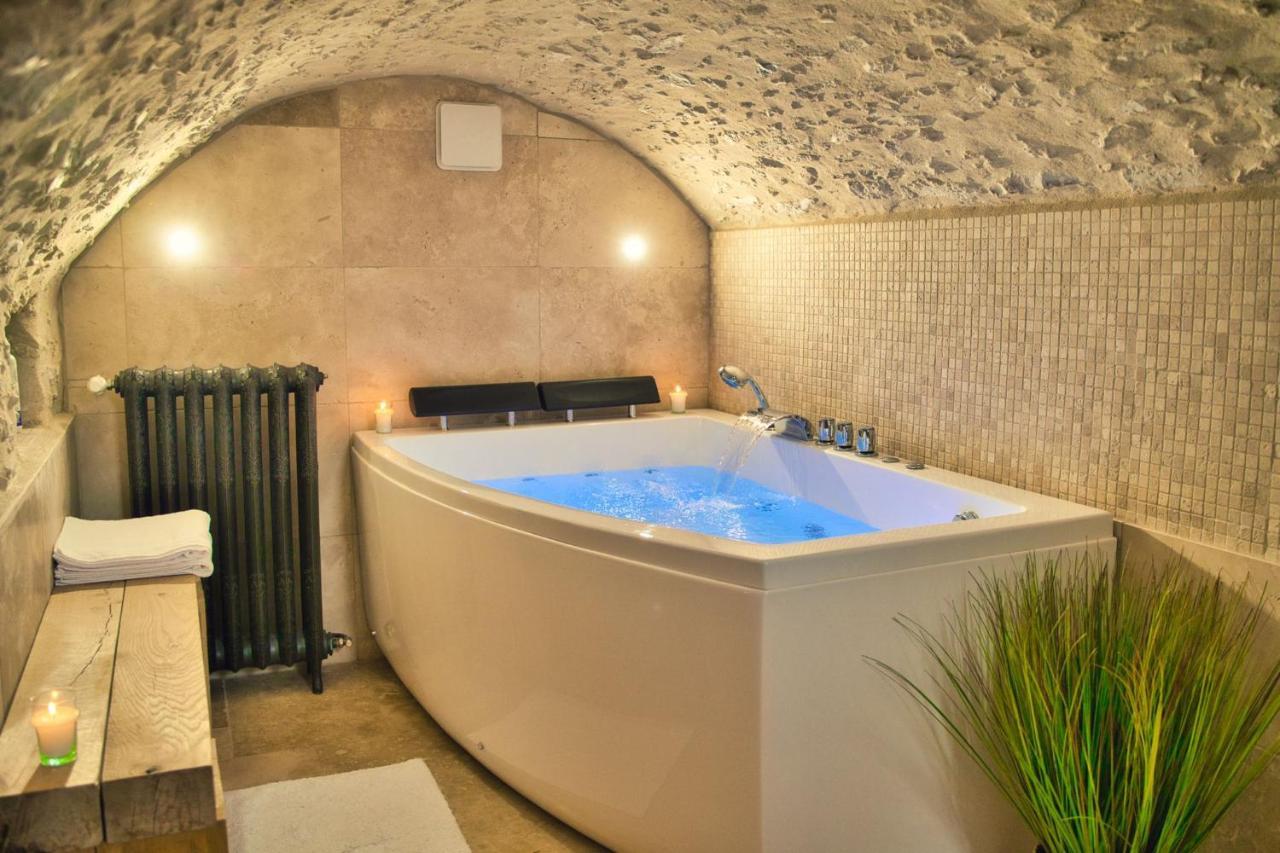 L'Oxalis Villa, Sauna Et Jaccuzi Privatif Bullion Bagian luar foto